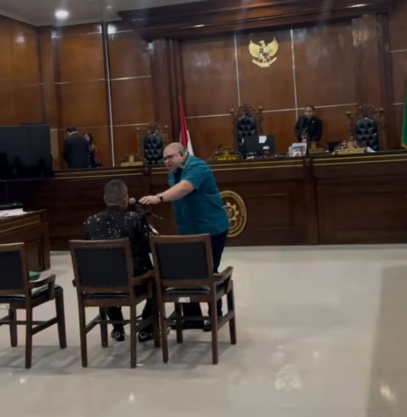 Hotman Paris vs Razman Nasution ricuh di sidang (dok.tangkapan layar video IG Hotman Paris)