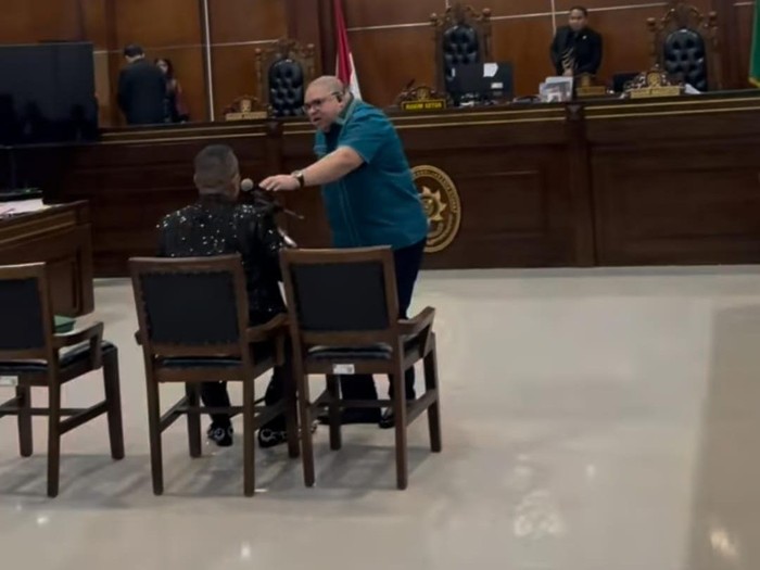 Hotman Paris vs Razman Nasution ricuh di sidang (dok.tangkapan layar video IG Hotman Paris)