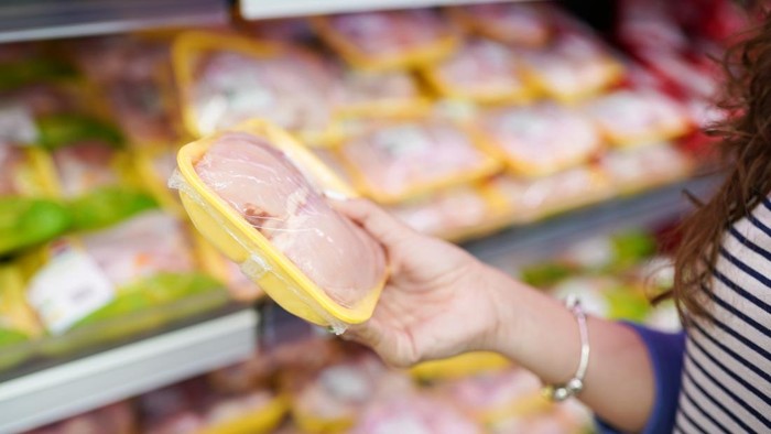 Ilustrasi Belanja Ayam Broiler