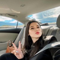 Di video lainnya Iris mengungkapkan jika perselingkuhan tersebut sudah diketahui oleh orang-orang sekitarnya, hanya saja dirinya yang baru tahu belakangan. Yang lucunya adalah orang sekitarnya pun tahu, wow, aku tahunya belakangan. Dan itu udah lama banget ternyata, kayak like 3 tahun 4 tahun, terangnya. Foto: Instagram/@iriswullur_