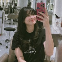 Sebelum dikenal sebagai seleb TikTok, Iris rupanya lebih dulu mengawali kariernya sebagai seorang model dan artis. Lahir pada 2 April 1995, Iris kini berusia 29 tahun. Foto: Instagram/@iriswullur_