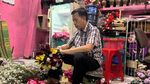 Potret Pasar Bunga Kayoon Ramai Jelang Valentine