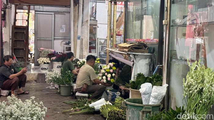 Jelang Valentine Pasar Bunga Kayoon Mulai Diserbu Pembeli