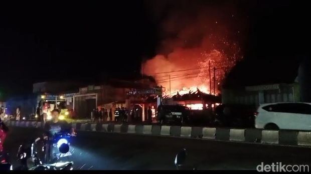 Kebakaran Polsek Kandanghaur