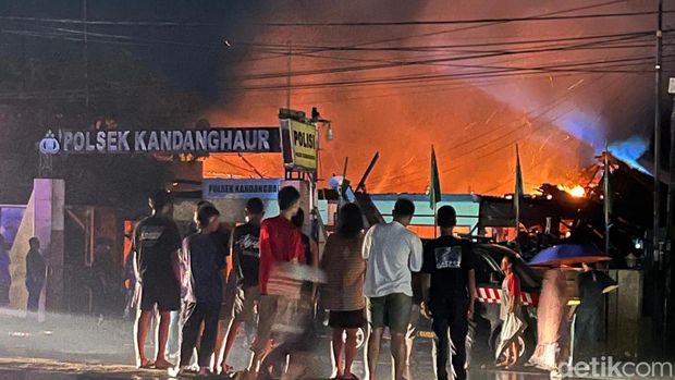 Kebakaran Polsek Kandanghaur