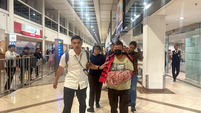 Kejari Surabaya berhasil menangkap buronan korupsi kredit macet di Batam.
