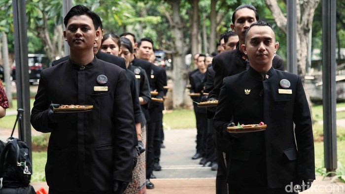 Plataran Indonesia berulang tahun ke-16. Di perayaan ini sekaligus juga untuk mengumumkan kolaborasi Plataran dengan Hotel Okura Jepang.