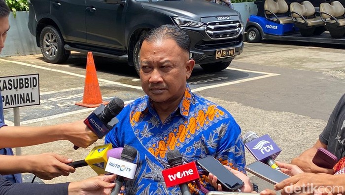 Komisioner Kompolnas Choirul Anam di Polda Metro Jaya, Jumat (7/6/2025).
