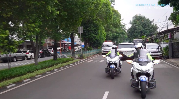 konvoi RI 1 kasih ambulans jalan