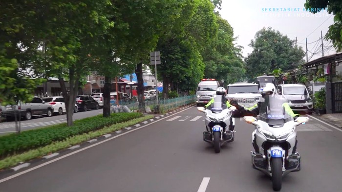 konvoi RI 1 kasih ambulans jalan