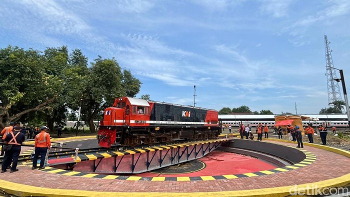 Lama Tak Terpakai, Jembatan Putar Stasiun Bangil Dioperasikan