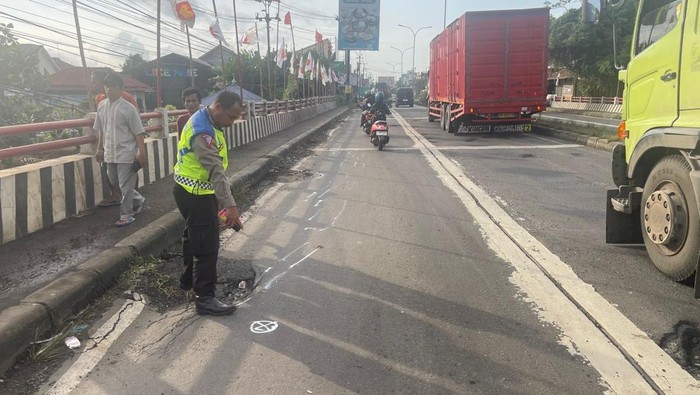 Lokasi dua pemotor wanita tewas tertabrak truk gegara menghindari lubang jalan di Pantura Kabupaten Batang, Jumat (7/2/2025) sore.