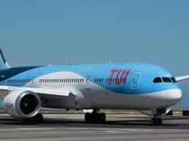 Terjebak Badai di Jamaika, Ratusan Turis Inggris Dijemput Pakai 2 Pesawat TUI