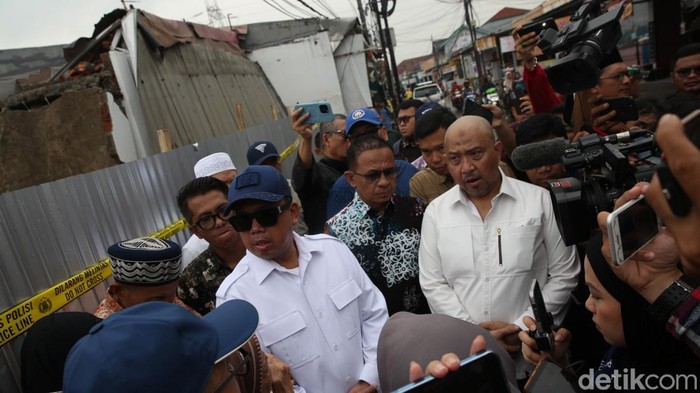 Menteri ATR/BPN Cek Cluster di Tambun yang Disita PN Cikarang Menteri ATR/BPN Nusron Wahid mengunjungi Perumahan Cluster Setia Mekar Residence 2. Perumahan ini viral karena akan digusur oleh juru sita Pengadilan Negeri Cikarang.