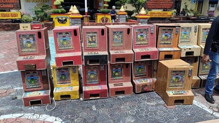 Mesin judi yang disita dalam penggerebekan bandar judi-narkoba di Rejang Lebong.