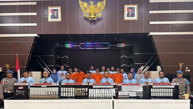 Polisi menyita barang bukti obat terlarang di Subang