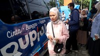 Bank Indonesia membuka layanan ini untuk memudahkan masyarakat khususnya pedagang pasar menukarkan uang rusaknya dengan uang layak edar.  