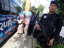 Potret Penukaran Uang di Pasar