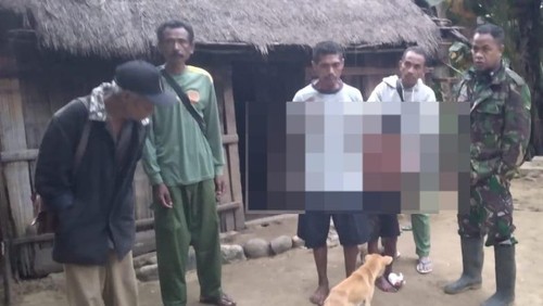Eliaser Rao saat diamankan warga kemudian diserahkan ke polisi seusai menghabisi istrinya di Desa Nunutapi, Kecamatan Polen, Kabupaten TTS, NTT. (Dok. Polres TTS).