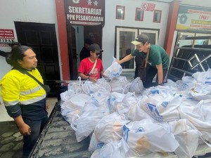PT BSI Bantu Sembako untuk Lansia Dukung Gerakan Banyuwangi Berbagi