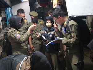 Satpol PP Gerebek Kontrakan di Bogor, 7 PSK MiChat Diamankan