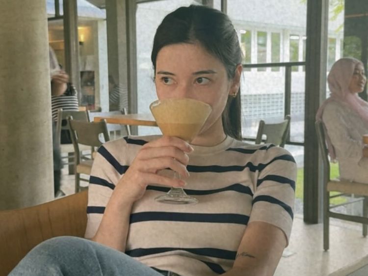 Selebgram Iris Wullur Hobi Kulineran dan Foto-foto Makanan Enak