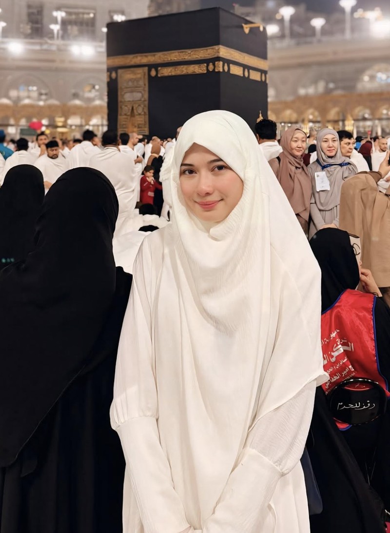 Selebgram Iris Wullur Hobi Kulineran dan Foto-foto Makanan Enak