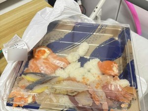Kacau! Pesanan Sushi Online Pelanggan Ini Berantakan Total