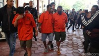 Polres Jakarta Pusat mengungkap kasus tentang penangkapan tiga penyidik KPK gadungan.