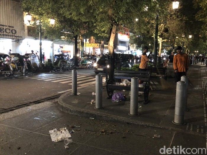 Arus lalu lintas Jalan Malioboro, Jumat (7/2/2025) malam.