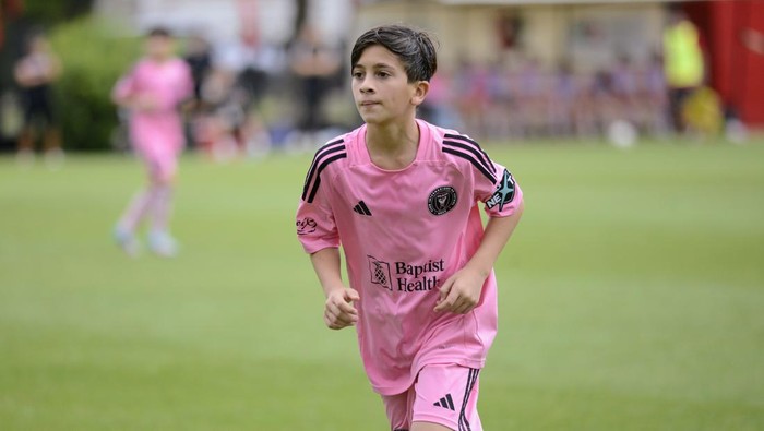 25 November 2024, Argentina, Rosario: Thiago Messi (M), son of soccer star Lionel Messi, plays with the Inter Miami team against Argentinas Peñarol. Photo: Emma Garcia/dpa (Photo by Emma Garcia/picture alliance via Getty Images)