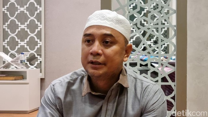 Wali Kota Surabaya Eri Cahyadi saat ditemui di rumahnya.