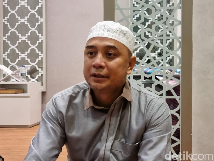 Wali Kota Surabaya Eri Cahyadi saat ditemui di rumahnya.
