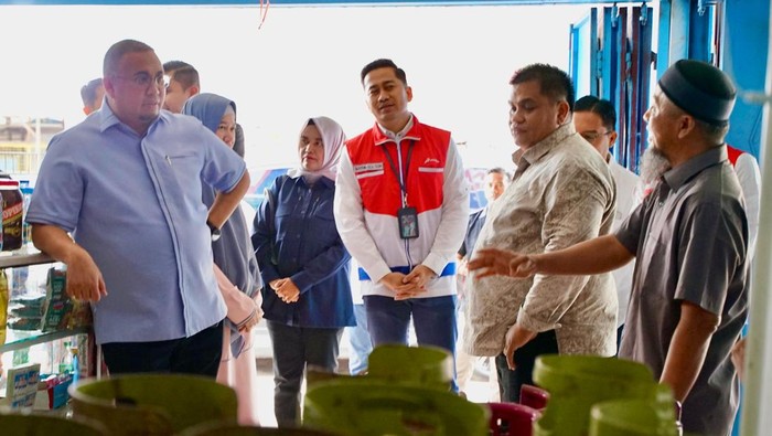 Andre Rosiade sidak pangkalan LPG 3 kg di Kota Padang