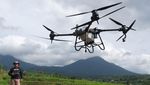 Kini Petani Bali Pakai Drone untuk Semprotkan Pupuk