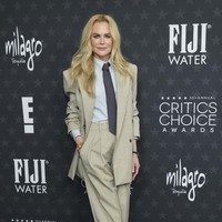 Lady boss. Lupakan gaun, Nicole Kidman menunjukkan sisi maskulinnya dengan setelan bisnis Saint Laurent. (Foto: Jordan Strauss/Invision/AP)