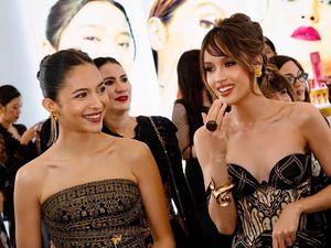 Adu Gaya Cinta Laura & Putri Marino Pakai Gaun Korset, Seksi Elegan