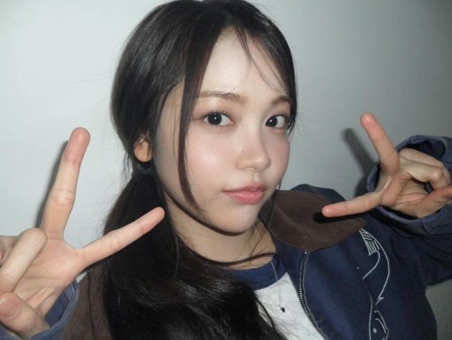 Nyoman Ayu Carmenita alias Carmen mengukir sejarah sebagai idol KPop asal Indonesia yang debut di bawah naungan agensi BIG 3 (SM, YG, JYP Entertainment) yang bergengsi. Gadis asal Bali ini dijadwalkan debut bersama personel grup KPop Hearts2Hearts pada 24 Februari 2025. Foto: Instagram