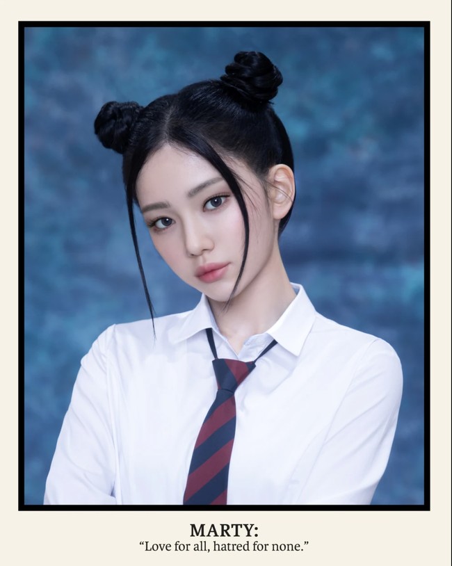 Bukan manusia melainkan AI. Marty merupakan personel grup KPop virtual MAVE: di bawah Metaverse Entertainment dan diceritakan berasal dari Indonesia. Debut pada tahun 2023, Marty memegang posisi sebagai rapper, dancer, dan maknae. Foto: Instagram