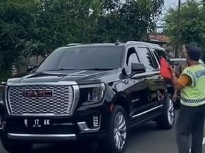 Fakta-fakta Gus Iqdam Naik Mobil Mewah Diduga Pakai Pelat Palsu