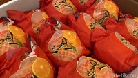 Beberapa yang populer, jeruk Mandarin yang ukurannya kecil-kecil, dekopon, wongan premium, ponkam, sampai jeruk honey jelly yang lebih mahal daripada varietas lainnya. Foto: Detikcom / Atiqa Rana
