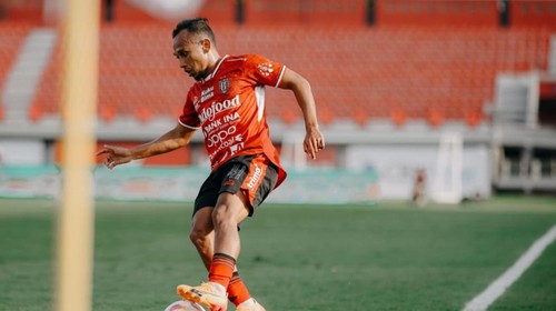 Winger Bali United, Irfan Jaya saat berjumpa dengan PSS Sleman di putaran pertama Liga 1 2024/2025 di Stadion Kapten I Wayan Dipta, Senin (16/9/2024).