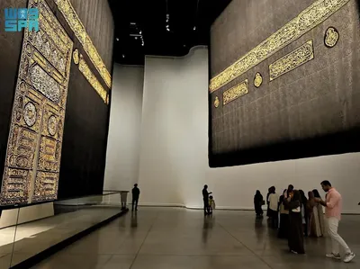 Melihat dari Dekat Keindahan Kiswah Kabah di Islamic Arts Biennale 2025