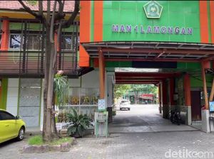Guru MAN 1 Lamongan yang Gebrak Meja Saat Siswa Tanya SNBP Minta Maaf
