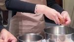 Keseruan Aaliyah Massaid dan Mahalini Saat Ikut Baking Class Bareng Suami