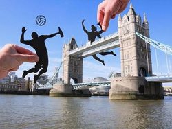 Kreatif! Fotografer Ini Menyatukan Kertas dengan Landmark Terkenal