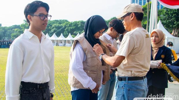Mahasiswa Unesa Pecahkan Rekor MURI 9.270 Karya Inovasi