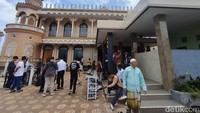 Kaum muslim di sana hidup rukun bersama mayoritas masyarakat Hindu. Masing-masing umat saling menjaga sekaligus membantu dalam semangat Nyama Beraya atau semua bersaudara. Foto: Sudrajat