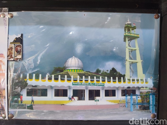 Masjid Besar Al Hidayah Masjid Besar Al Hidayah Bedugul Bali, Jejak Toleransi di Tepian Danau Beratan