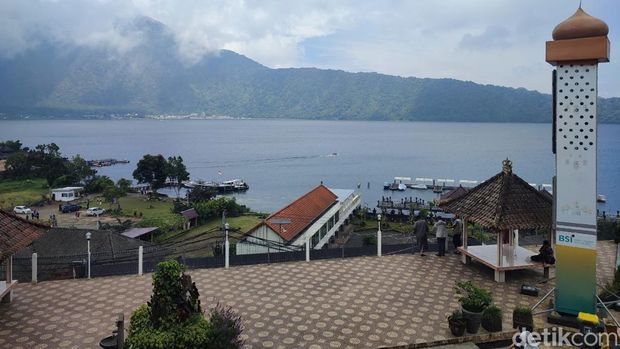Masjid Besar Al Hidayah Bedugul Bali, Jejak Toleransi di Tepian Danau Beratan